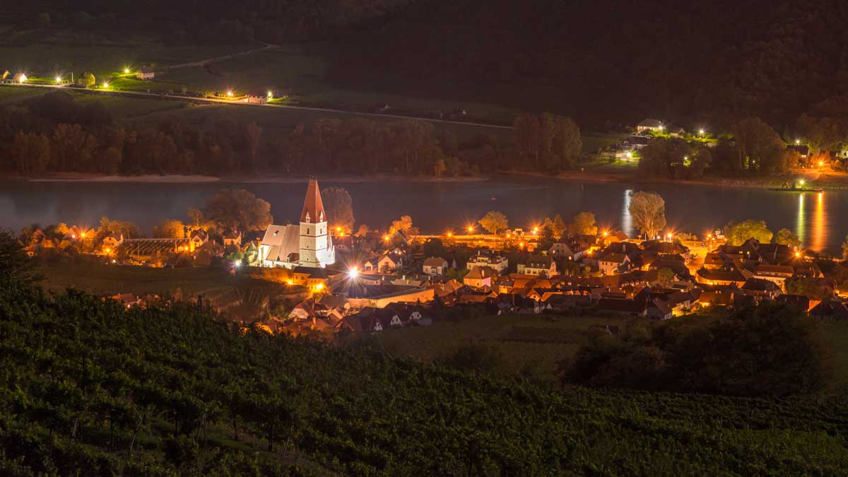 Weißenkirchen bei Nacht