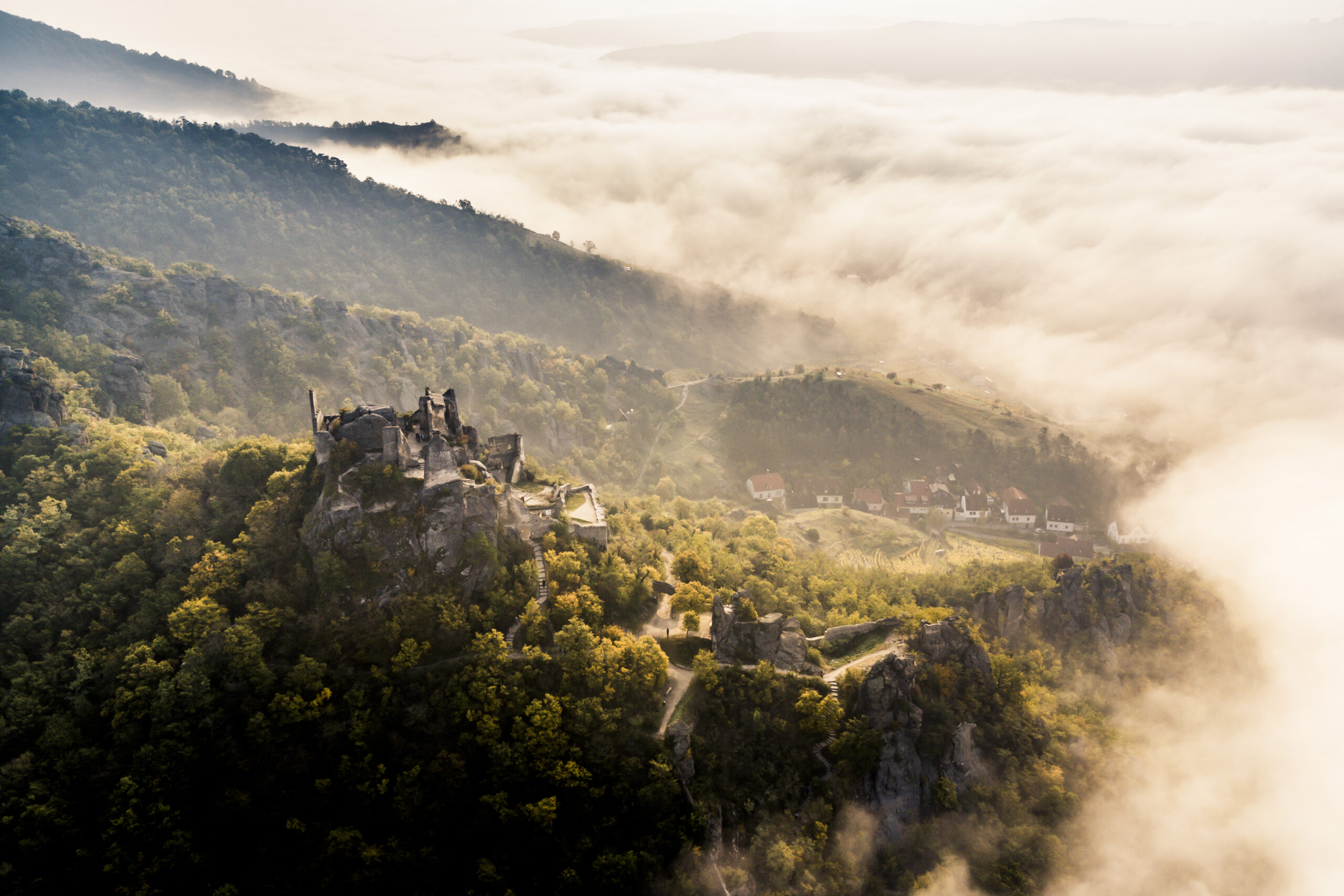 Herbst-in-der-Wachau-c-Donau-Niederoesterreich-Robert-Herbst-scaled.jpg
